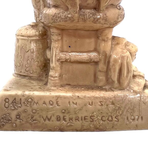 Vintage 1971 R & W Berries Co. Mom You Make Everything Nicer Mom Child Figurine - Picture 2 of 8